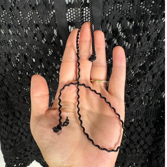 Anthropologie Tiny Crochet Lace Open Knit Top Coquette Bohemian Whimsygoth M - Picture 4 of 9